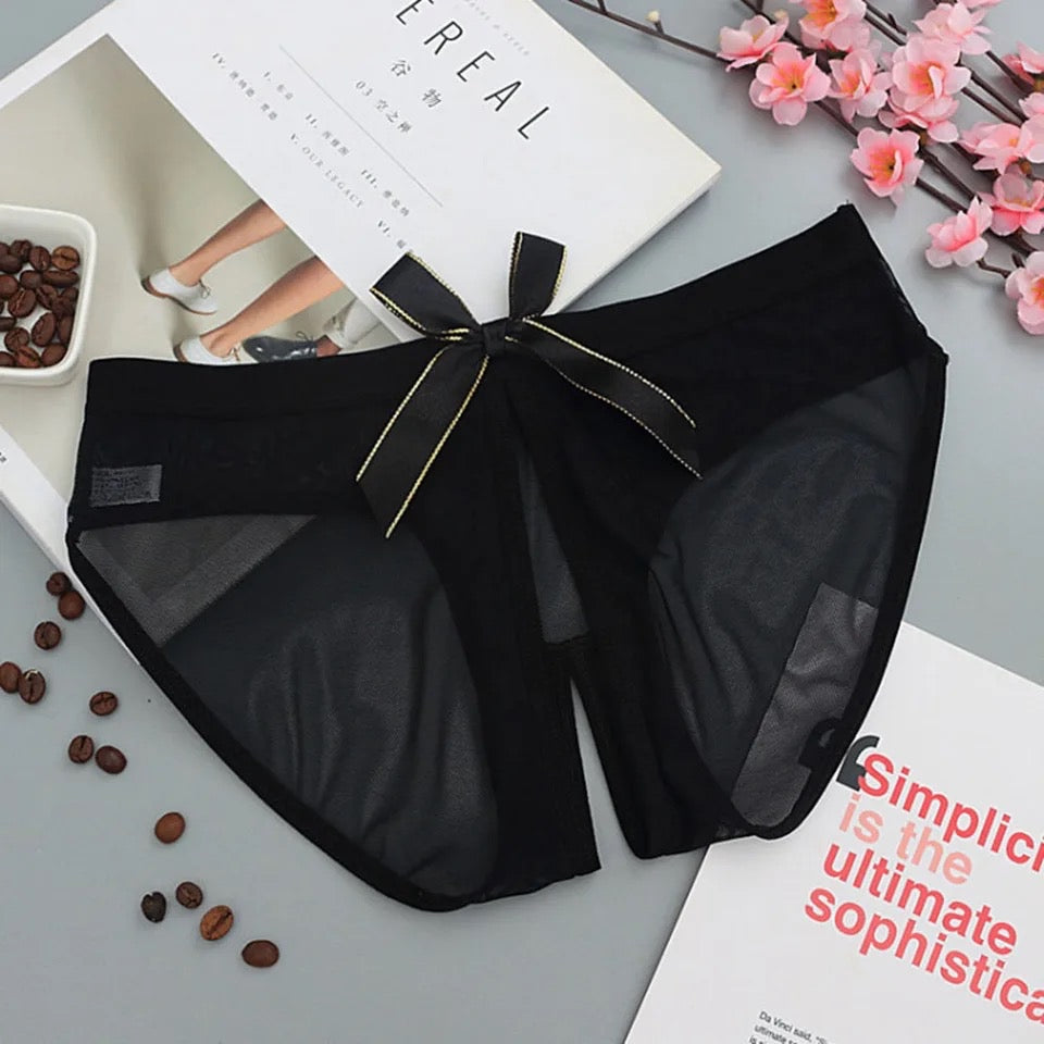 Black lips only panties